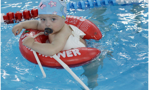 Плавание с грудничком: здоровое будущее вашего малыша доступно каждому